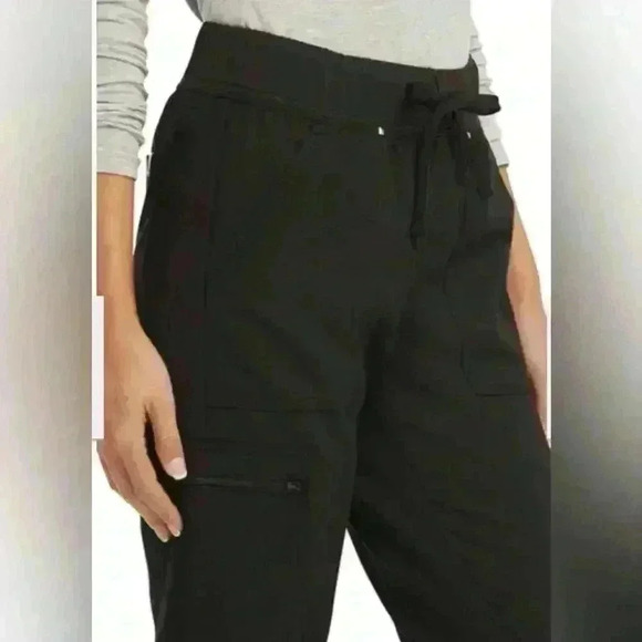 Scrubstar Ultimate Crisscross V-Neck Top & Yoga Cargo Joggers Size XS Black NWT - Picture 14 of 16